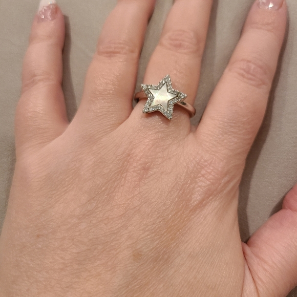 Mother of pearl sterling silver star ring - Picture 2 of 7